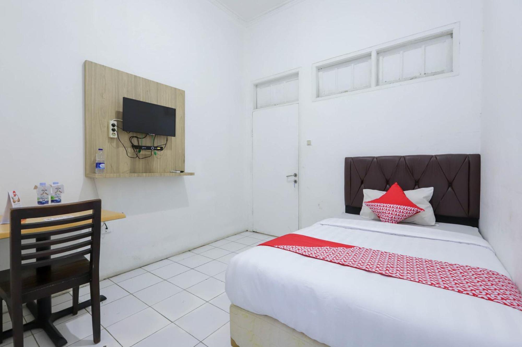 OYO 1111 Pasar Baru Inn Yakarta Exterior foto