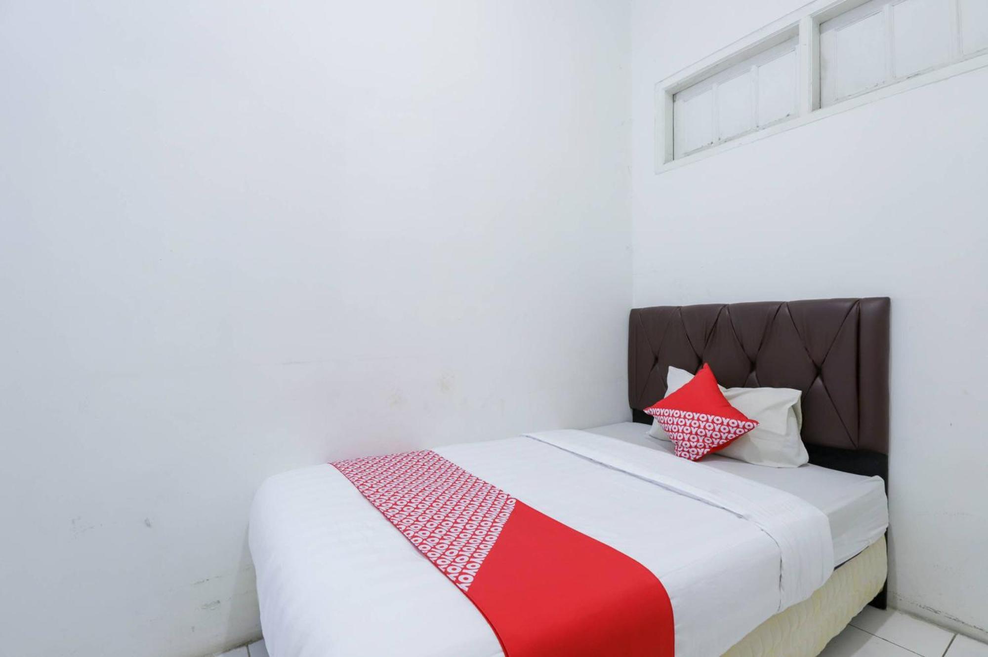OYO 1111 Pasar Baru Inn Yakarta Exterior foto