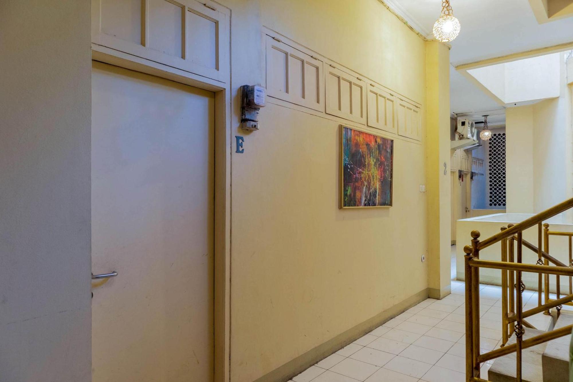 OYO 1111 Pasar Baru Inn Yakarta Exterior foto